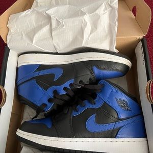 Jordan’s 1s mid hyper royal tumbled leather , size 4 youth ! Black blue white